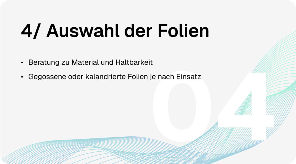 Fahrzeugbeschriftung-Prozess Schritt 4: Auswahl der Folien mit Beratung zu Material, Haltbarkeit und Einsatz von gegossenen oder kalandrierten Folien je nach Anforderung.